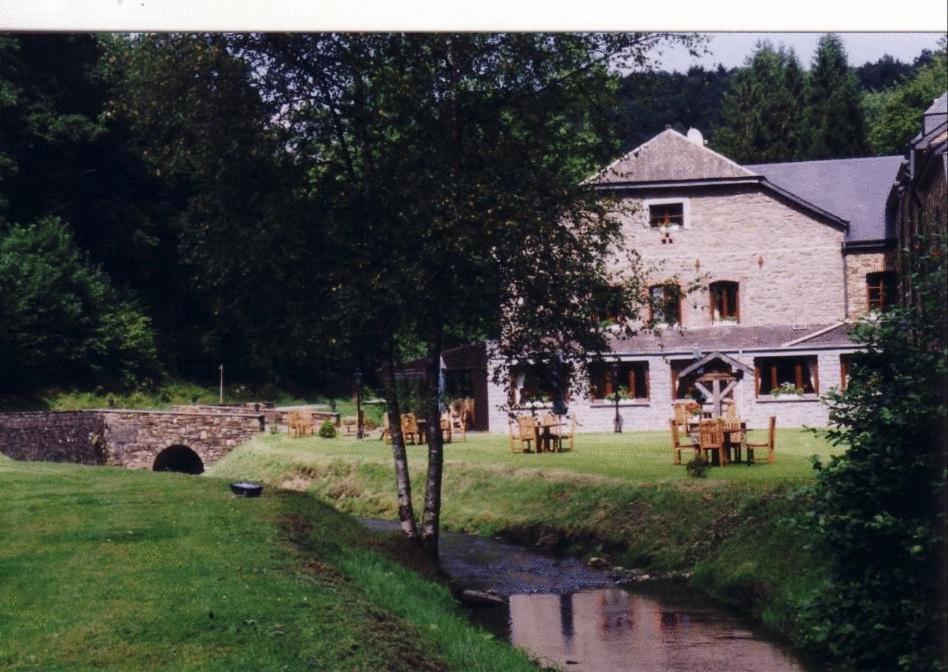 Hotel Le Moulin Simonis Лафоре Экстерьер фото